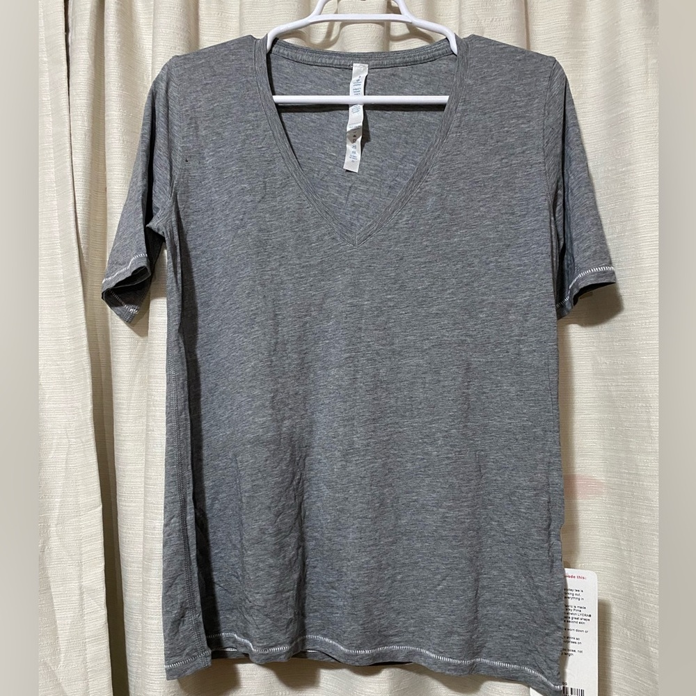 Lululemon Go Go V tee. NWT